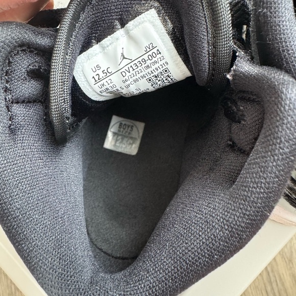 Nike Jordan 1 Mid SE - Picture 6 of 6